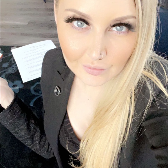 Meet your Posher, Courtney - Picture 4 of 5